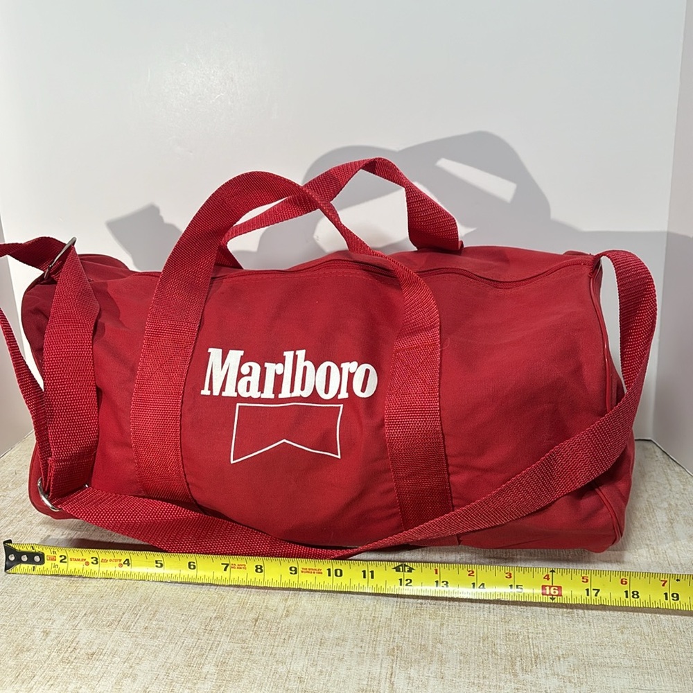 Vintage Small Marlboro Duffel Bag - (1980's/1990's)(free Marlboro cookbook) - Picture 5 of 16
